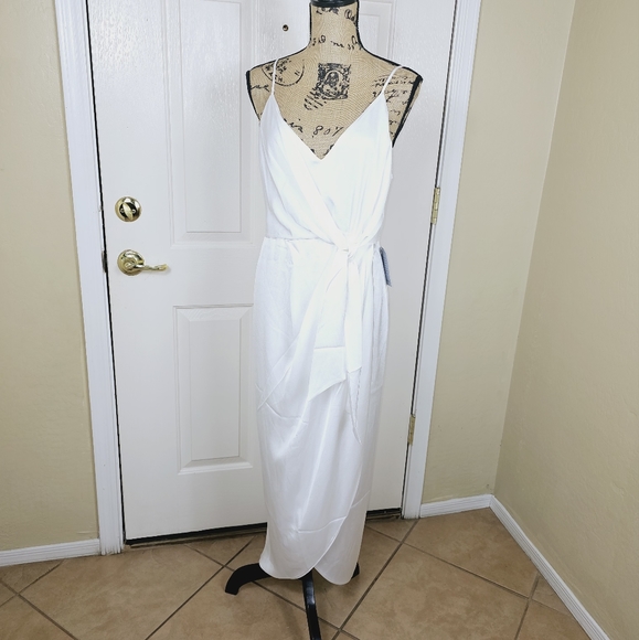Shonajoy LUXE TIE FRONT COCKTAIL DRESS - IVORY - Picture 1 of 12
